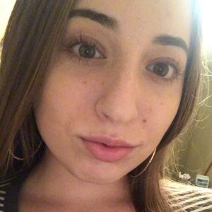 Meet your Posher, Briana